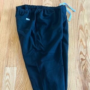FIGS men’s scrub pants